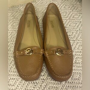 🛍️Like New Michael Kors Brown Leather Loafers with Gold Hardware - Size 8